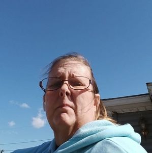 Meet your Posher, Edith